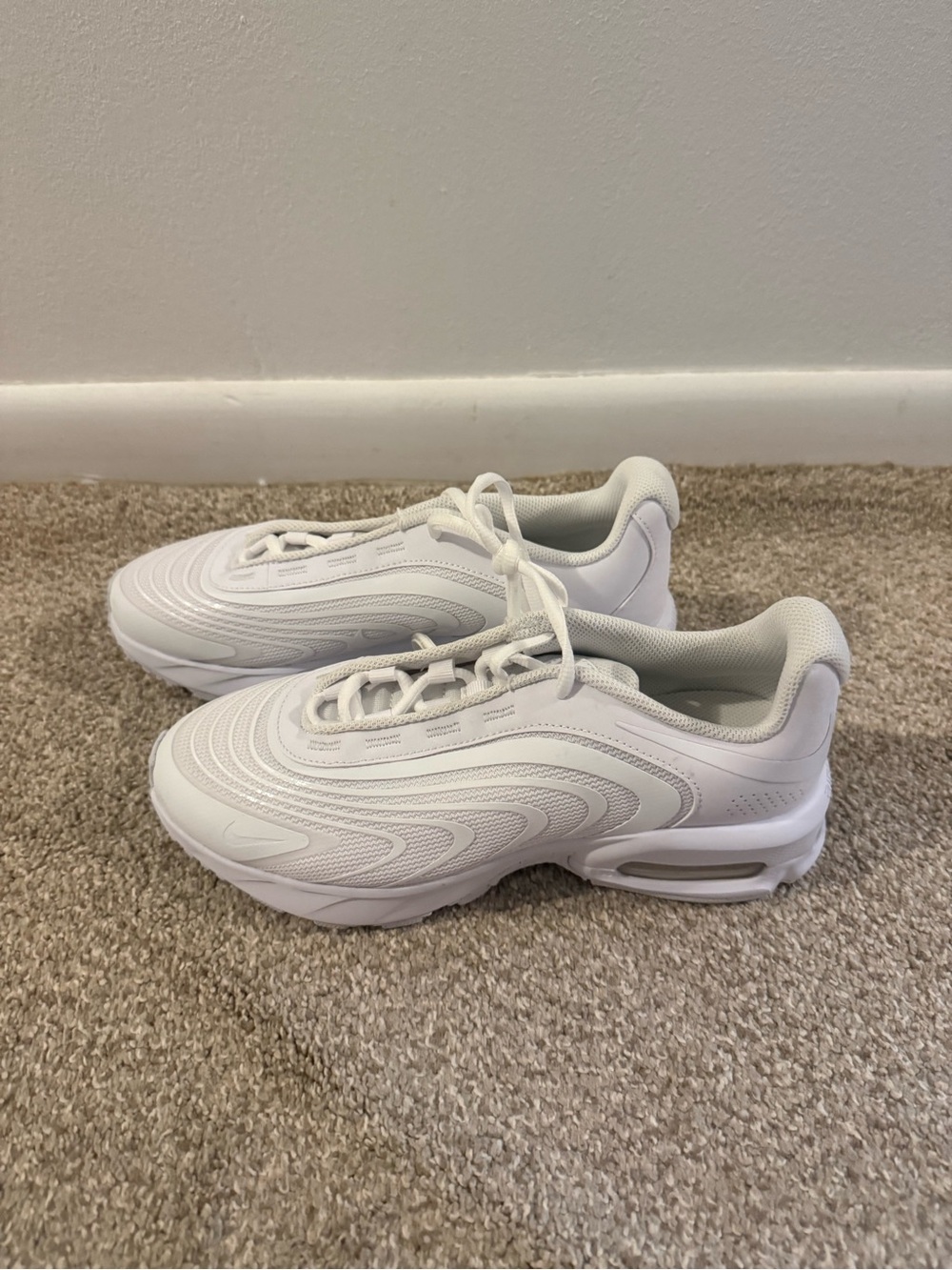 Women’s White Athletic Sneakers - Classic Casual Lace-Up